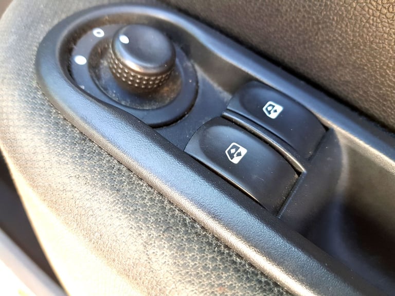 Renault clio i-music edition⭐️ may 2026 mot with no advisories, service history⭐️