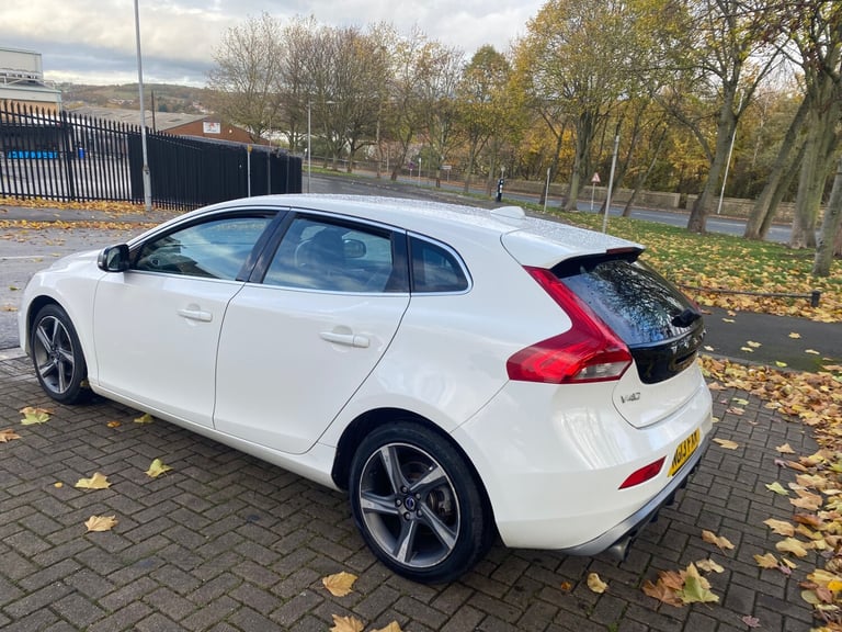 2013 Volvo V40 D2 R DESIGN 5dr HATCHBACK Diesel Manual