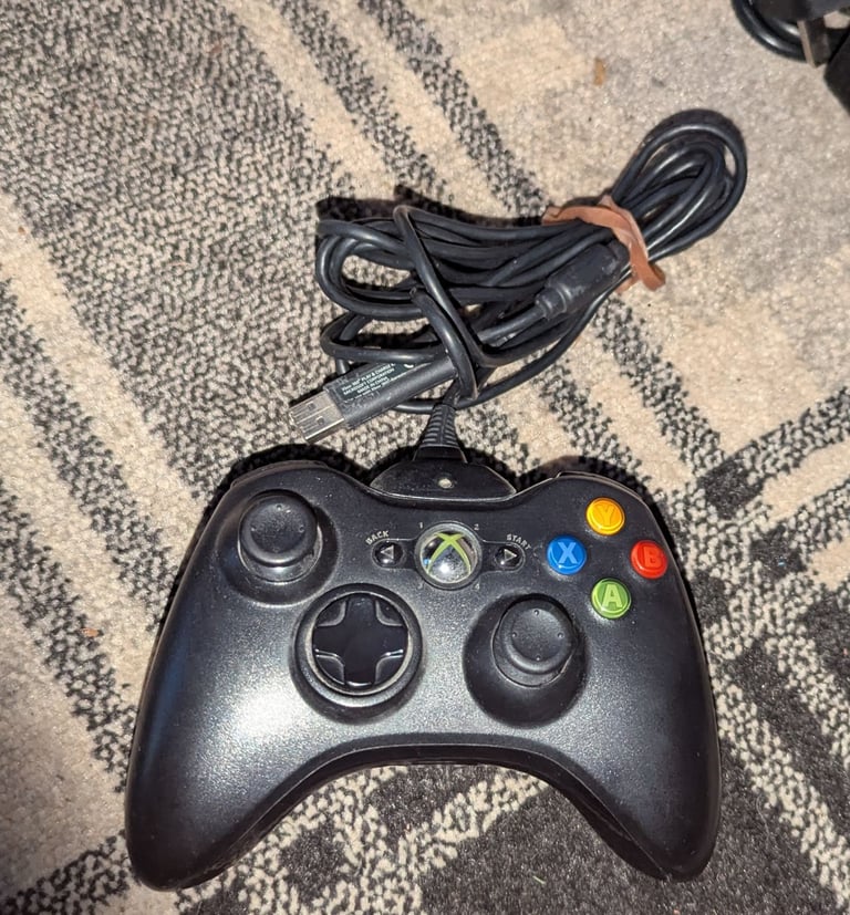 Microsoft Xbox 360 Elite with 320GB & 7 games Black Console (PAL)