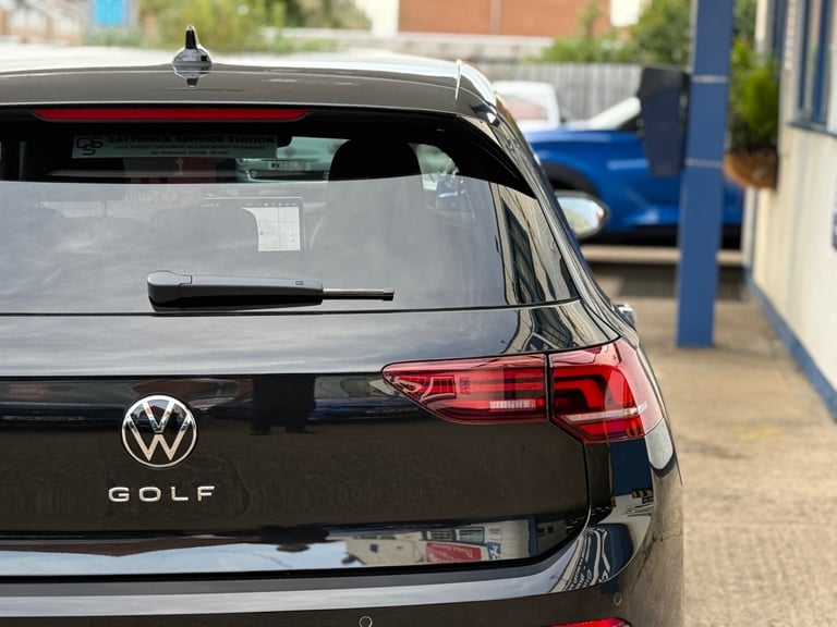 2025 Volkswagen Golf 1.5 TSI Match 5dr, UNDER 3300 MILES, MAY 2028 VOLKSWAGEN WARRANTY HATCHBACK ...