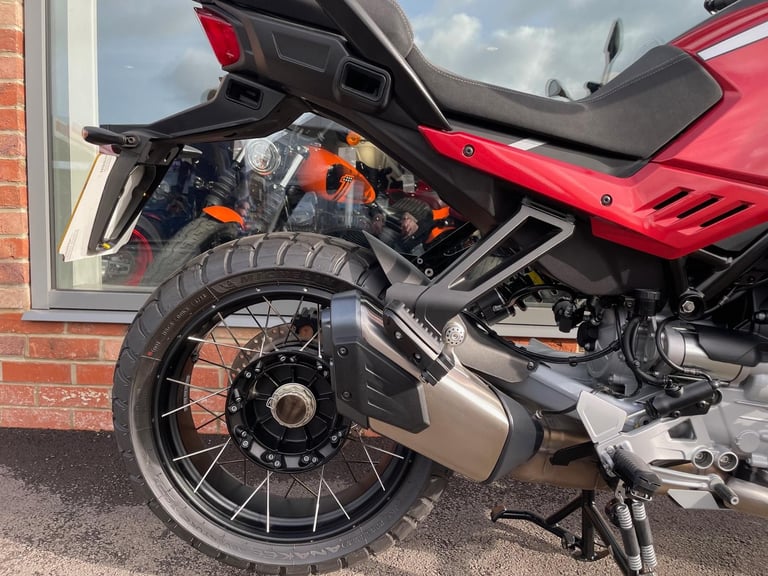 Moto Guzzi Stelvio V100