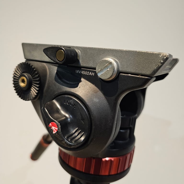 Manfrotto carbon fibre tripod plus fluid head 