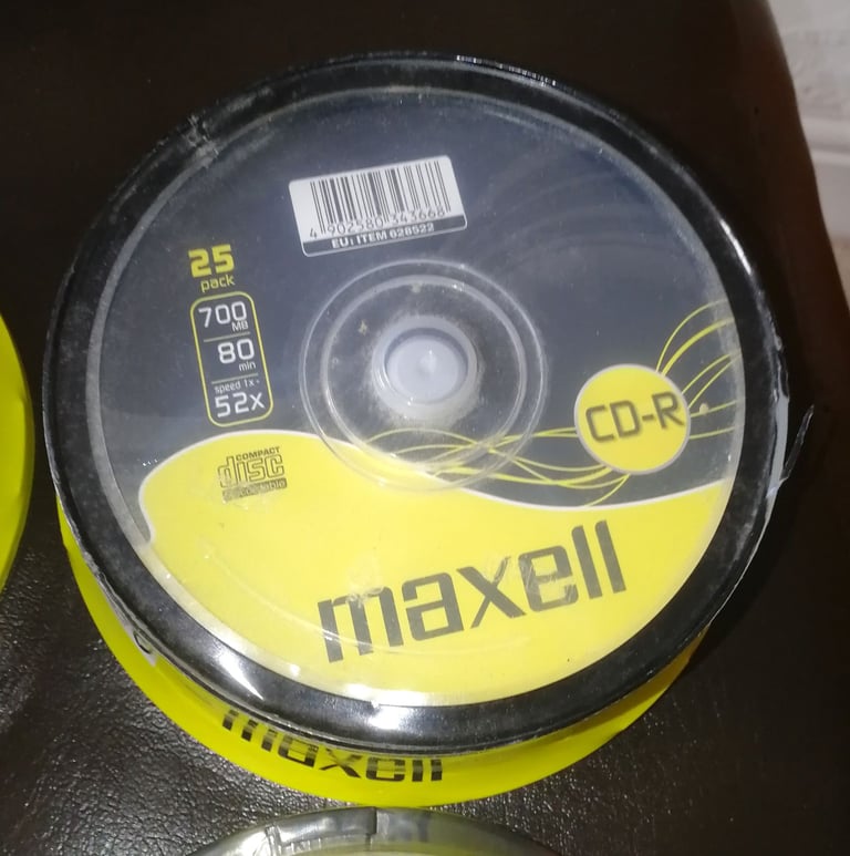 70 x CD-R CD-Recordable - 60 x Maxell + 10 x FujiFilm 52x 700MB Data 80 Min