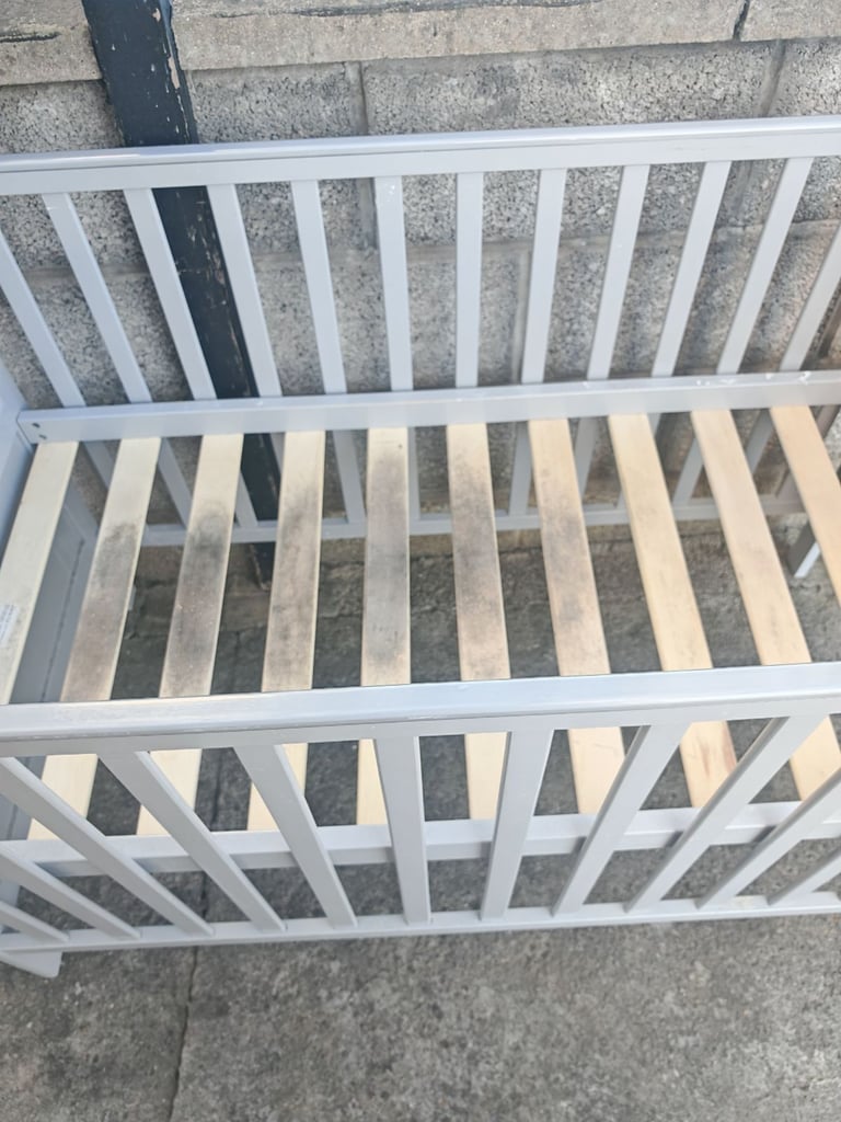 Cot bed Free
