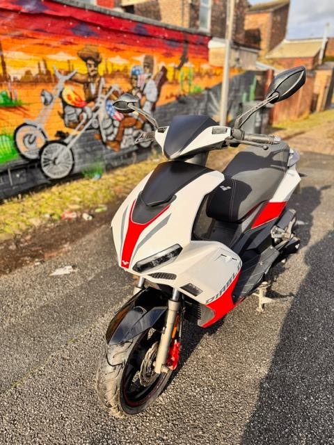 Lexmoto Diablo 125 scooter