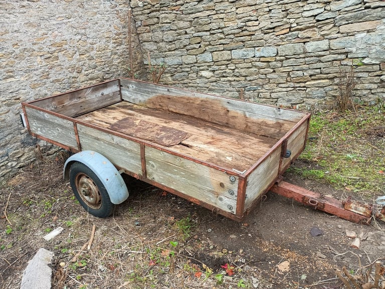 Trailer 8.5ft by 4.5ft needs work