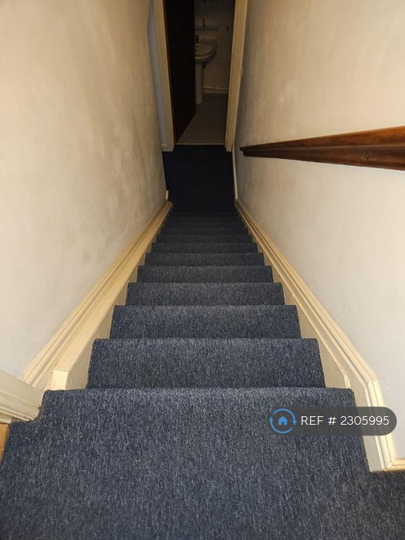 3 bedroom flat in St. Ronans Road, Southsea, PO4 (3 bed) (#2305995)