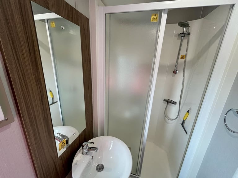 Willerby Avonmore static caravan for sale - Pentire Coastal Holiday Park, Bude Excellent condition