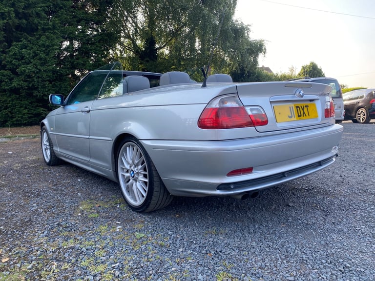 BMW 325i AUTOMATIC CONVERTIBLE 2003 (53)
