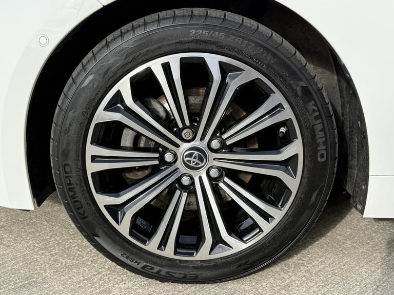 2019 Toyota Corolla 2.0 VVT-h Design Hatchback 5dr Petrol Hybrid CVT Euro 6 (s/s) (184 ps) Hatchb...