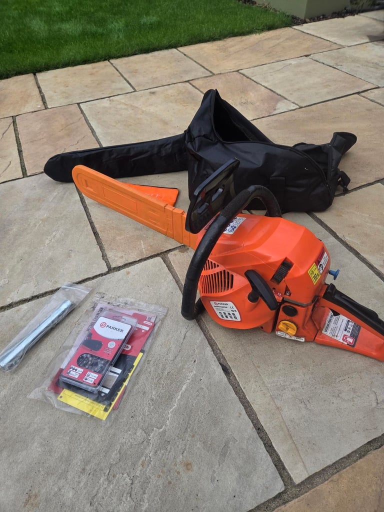 62cc Petrol Chainsaw - 20” Bar & 1 x Chain + More