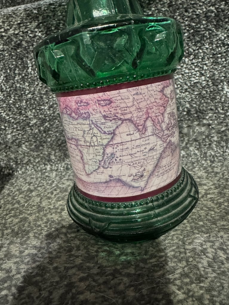 Decorative paraffin lamp