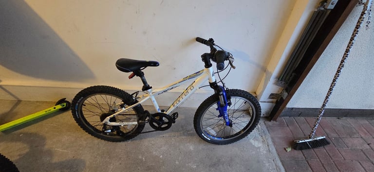 image for Carrera Luna 16" Bike