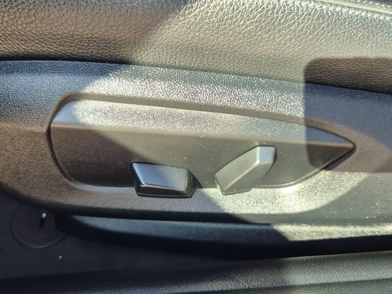 2015 BMW 5 Series 2.0 520i SE Auto Euro 6 (s/s) 4dr SALOON Petrol Automatic