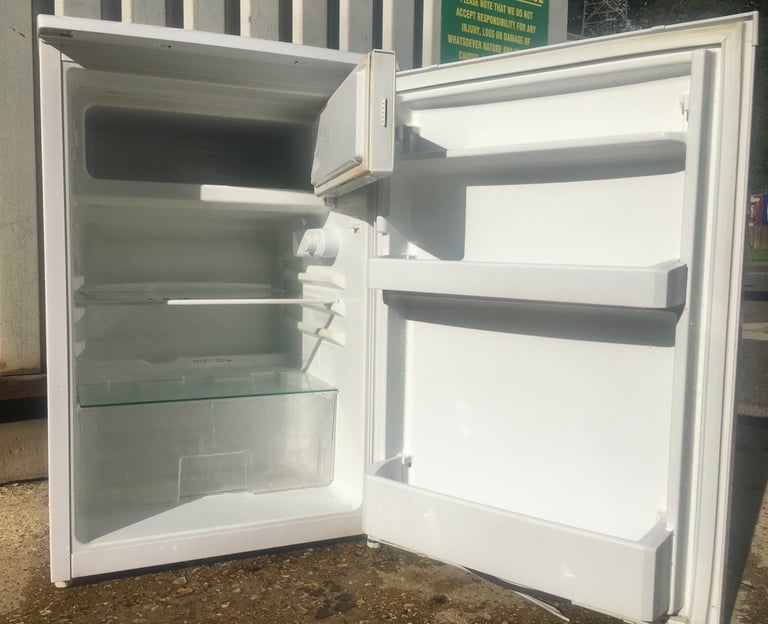 BEKO SUPER CLEAN UNDER COUNTER FRIDGE WITH FREEZER COMPARTMENT FREE DELIVERY 