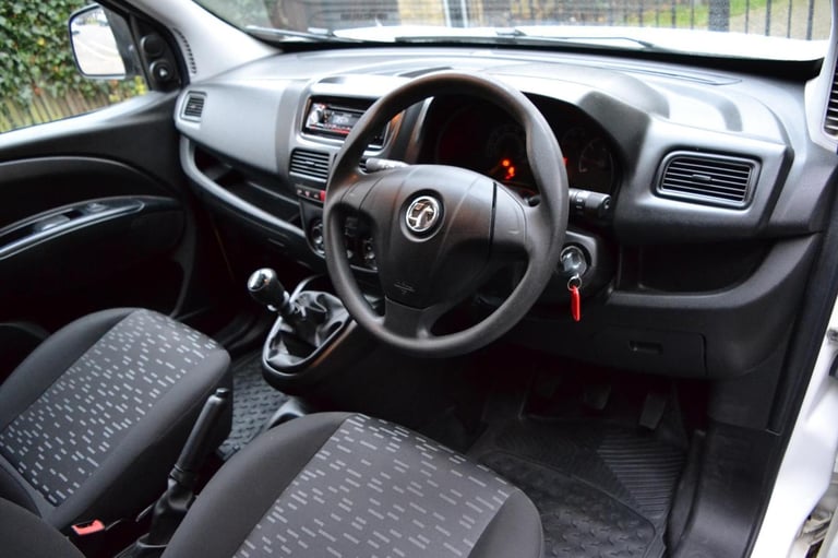 2017 Vauxhall Combo COMBI,PANEL,CREW VAN 5 SEATS,2300 CDTI