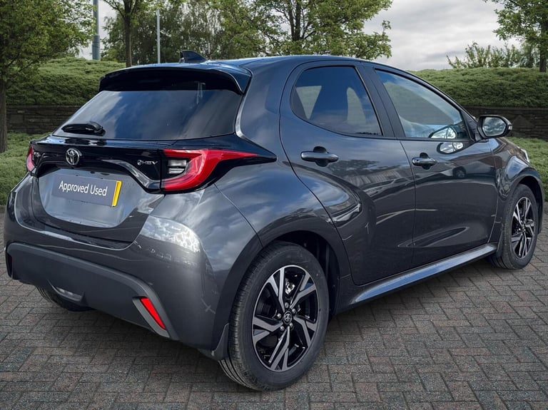 2025 Toyota Yaris 1.5 Hybrid Design 5dr CVT Hatchback Hybrid Automatic