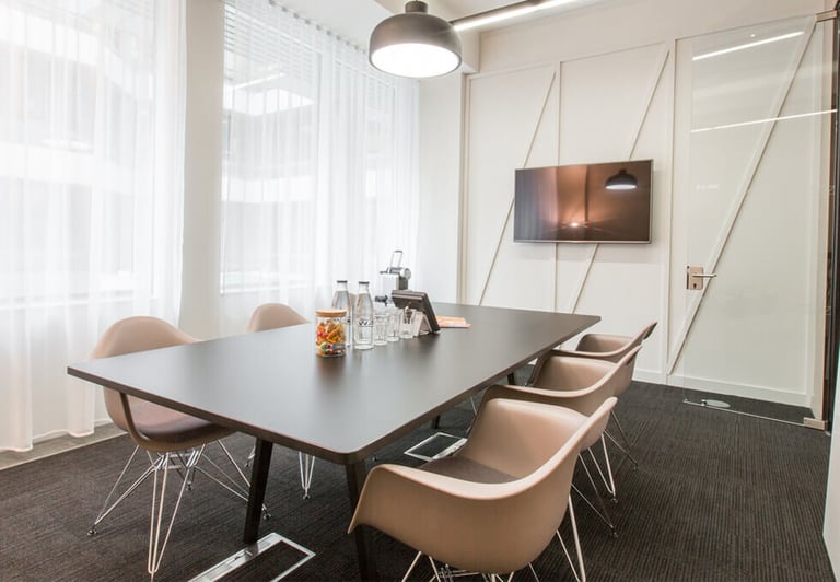 *Tottenham Court Road* Private Serviced Offices: Units from 2 to 50 desks for rent W1