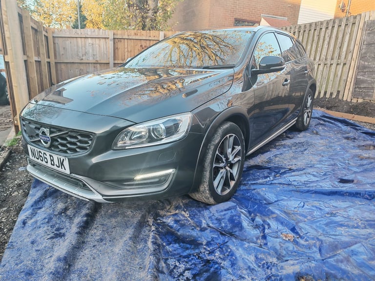 Volvo, V60, Estate, 2016, Semi-Auto, 2400 (cc), 5 doors
