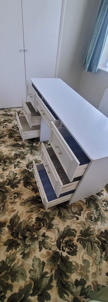 7 Dressing table