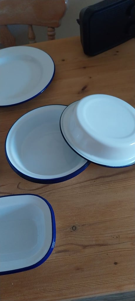 Enamal dishes set of 4 