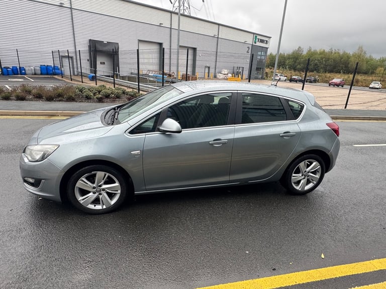 2013 Vauxhall Astra 1.4i 16V SRi 5dr HATCHBACK Petrol Manual