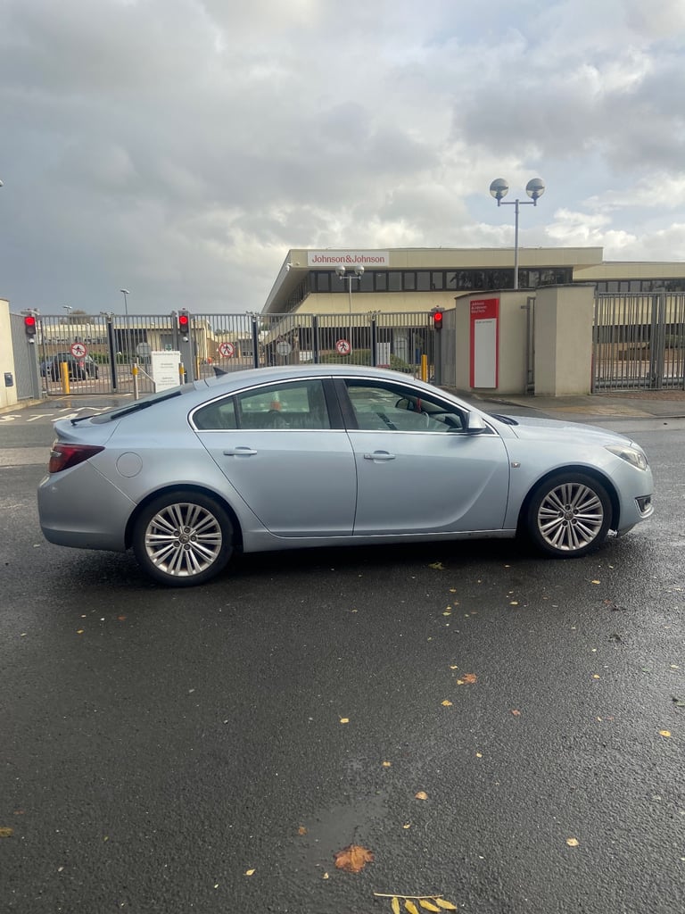 Vauxhall, INSIGNIA, Hatchback, 2014, Manual, 1956 (cc),5 doors - Image 2