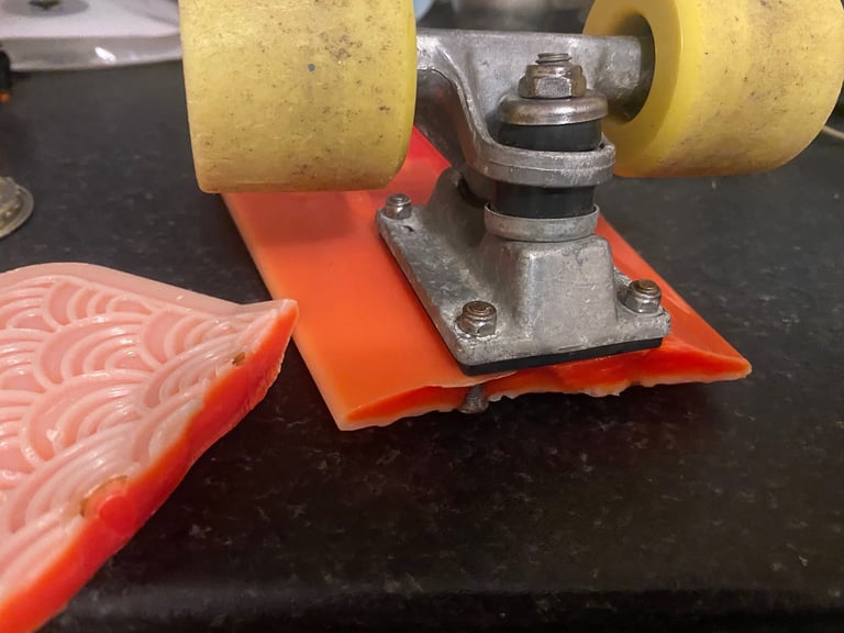 Broken skateboard 