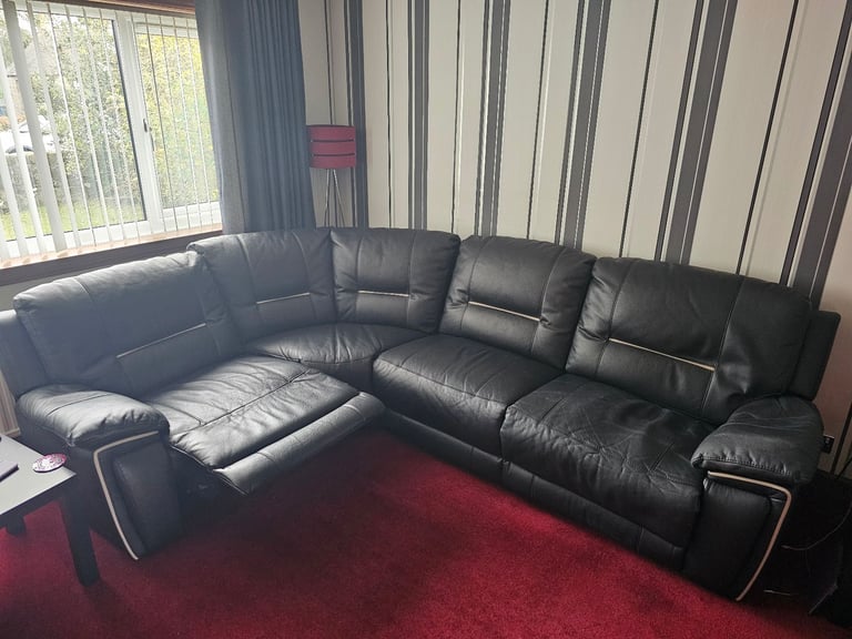 image for Leather Sofa in good conditions