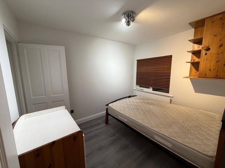 Modern brand new 3 Double Bedroom House In Chessington