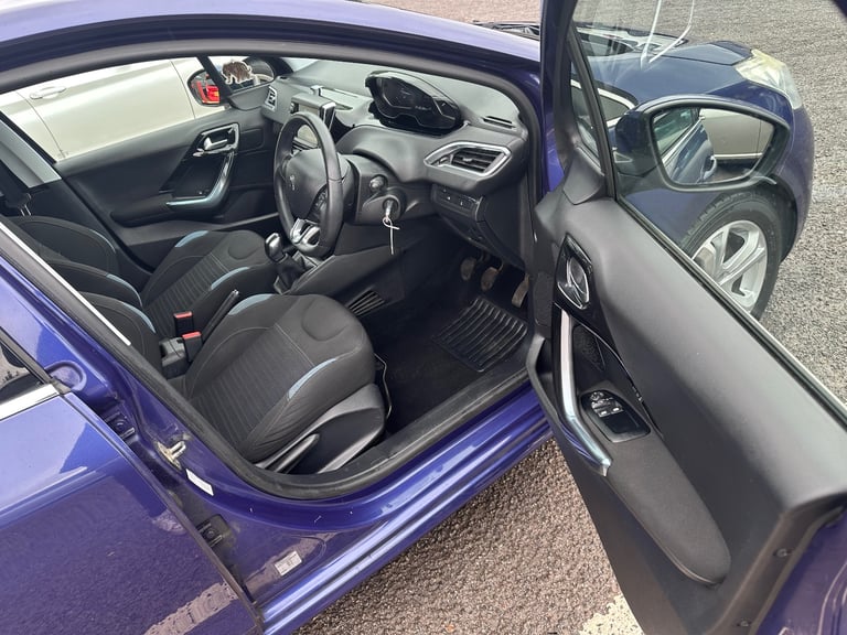 Peugeot, 208, Hatchback, 2013, Manual, 1199 (cc), 5 doors