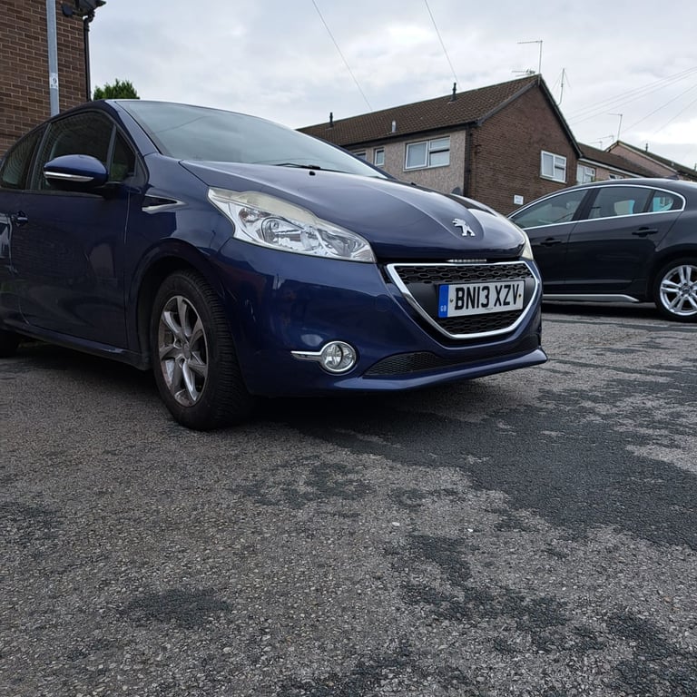 image for Peugeot, 208, Hatchback, 2013, 12 Months MOT, 20£ tax