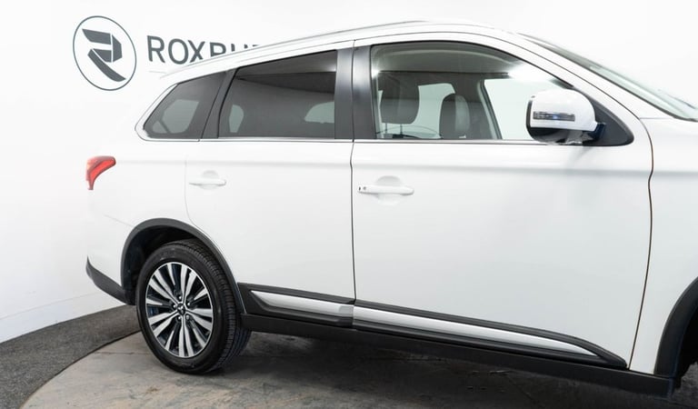 2020 MITSUBISHI OUTLANDER 2.0 MIVEC EXCEED SUV 5DR PETROL CVT 4WD EURO 6 (S/S) (