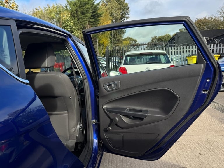 2015 Ford Fiesta 1.0T EcoBoost Zetec Hatchback 5dr Petrol Powershift Euro 6 (100 ps) Hatchback Pe...
