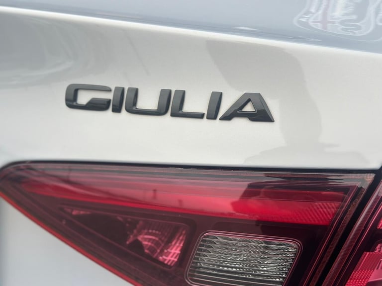 2020 Alfa Romeo Giulia 2.0T Veloce Saloon 4dr Petrol Auto Euro 6 (s/s) (280 ps) SALOON Petrol Aut...