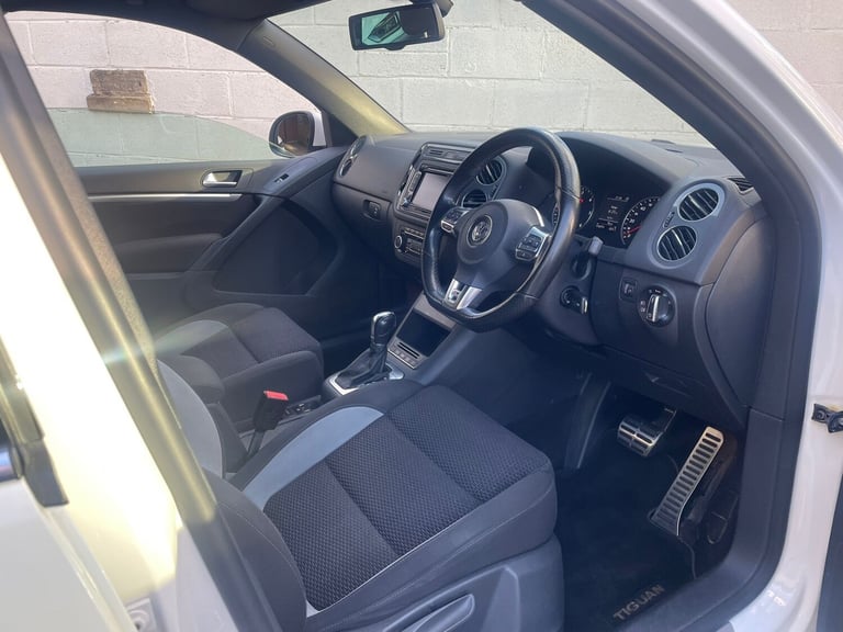2013 Volkswagen Tiguan 2.0 TDi BlueMotion Tech R-Line 177 5dr DSG ESTATE Diesel Automatic