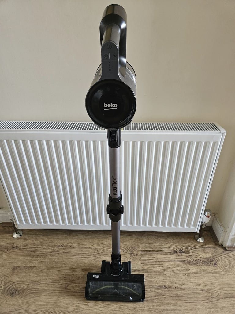 Beko Activeflex Powerclean Vacuum Cleaner and Charging Stand (VRT94929VI)