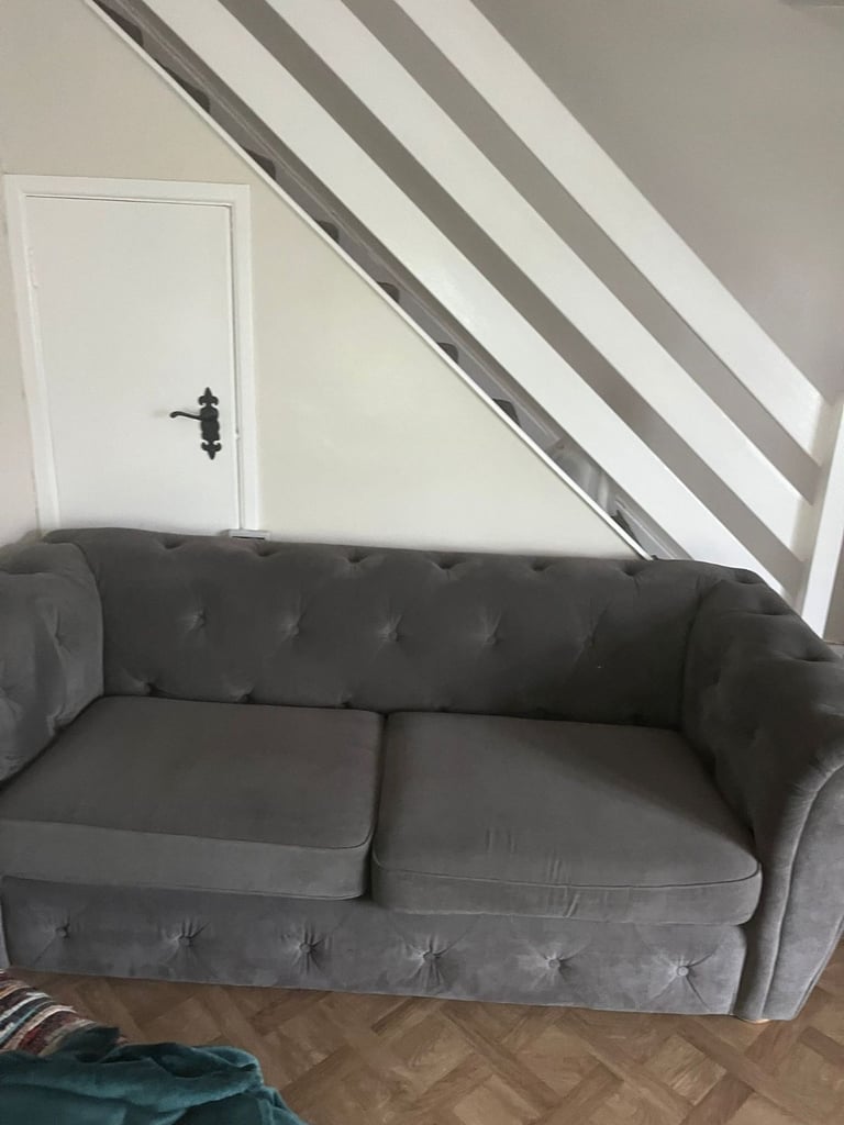 image for Chesterfield style 2 seatervand chair