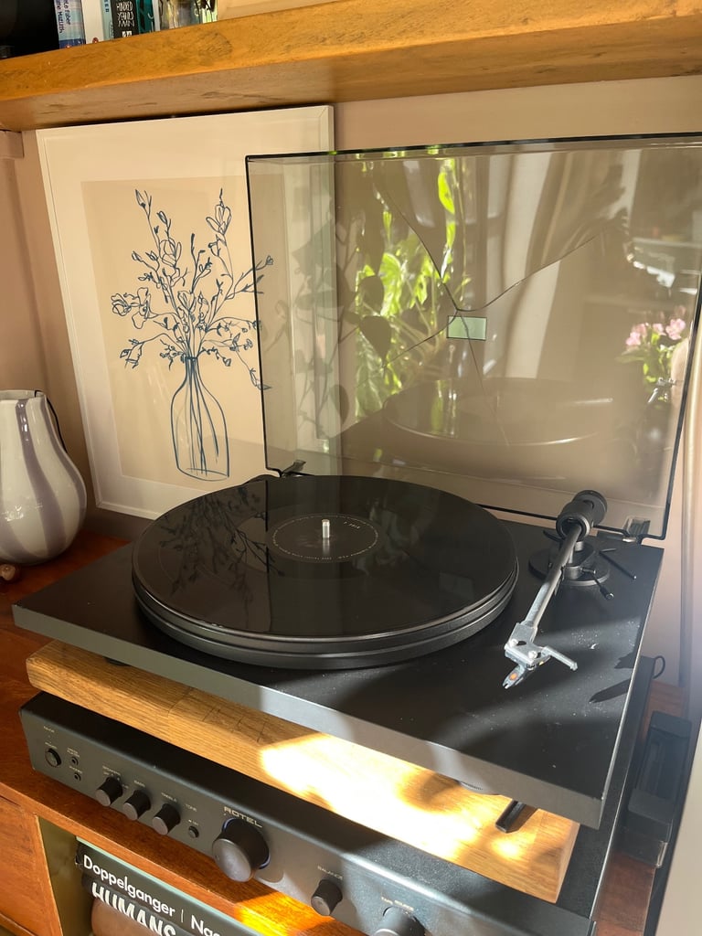 image for Project Primary E HiFi Turntable, Ortofon 10 Stylus