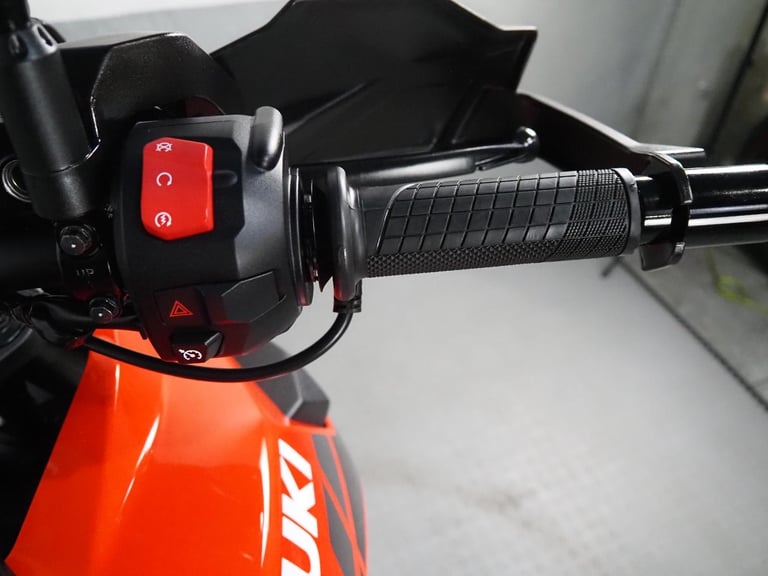 2020 Suzuki V Strom 1050 RC DL1000 XT 15k ,crash bars great adventure bike