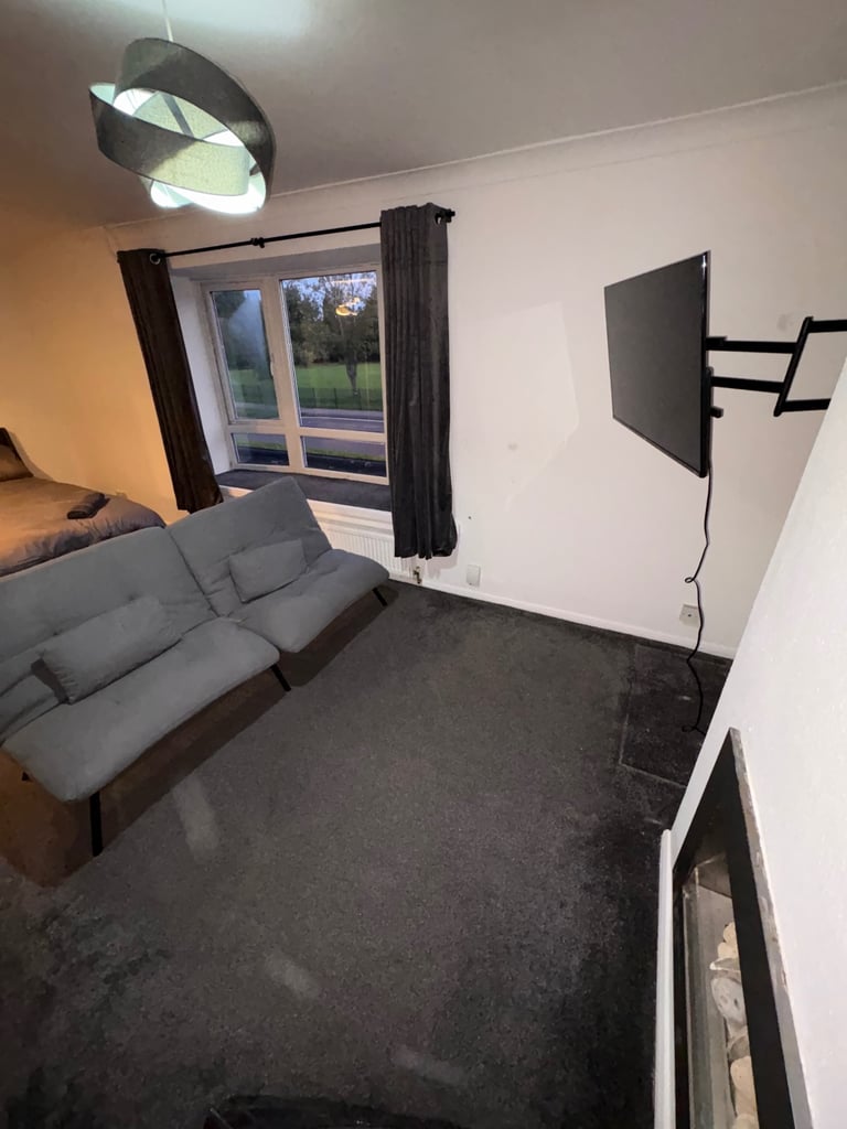 Rooms to rent Gatwick 