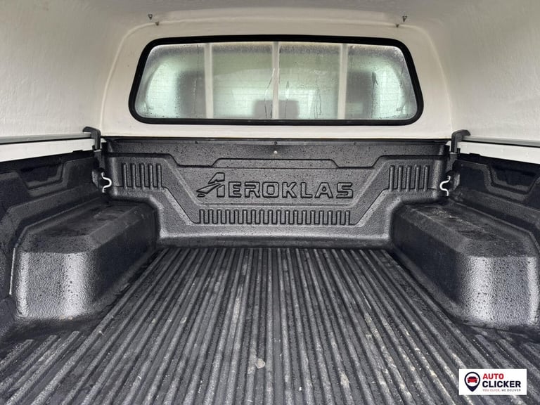 2020 Toyota Hilux 2.4 D-4D Active Pickup Extended Cab 4dr Diesel Manual 4WD Euro 6 (3.5t) (15 Pic...