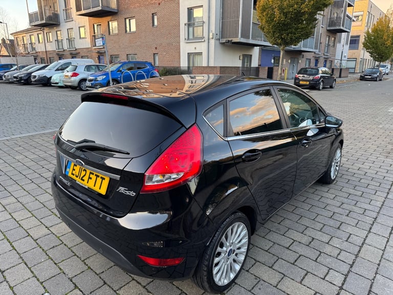 2012 Ford Fiesta 1.4 Titanium 5dr Auto HATCHBACK Petrol Automatic
