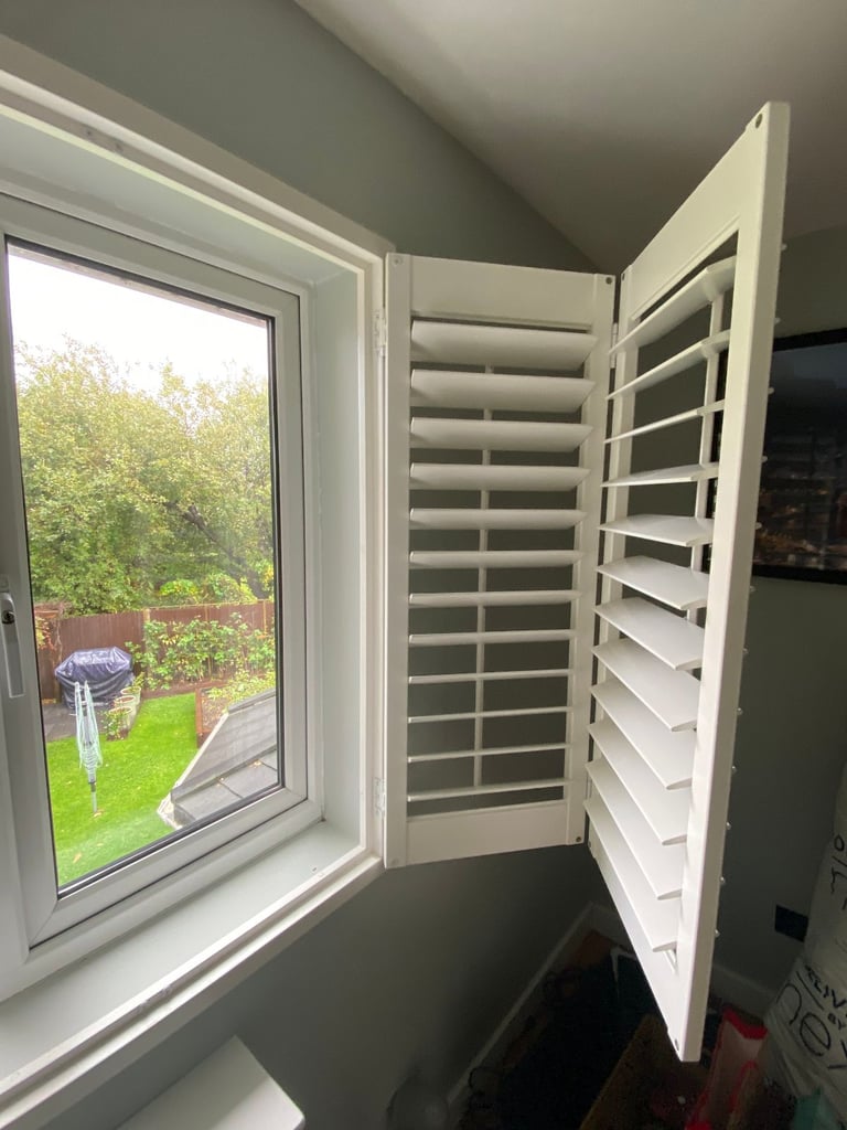image for White wooden shutters