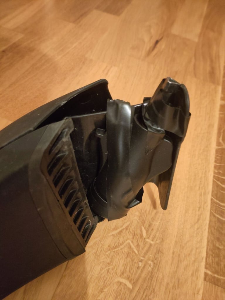 Genuine Ford roof bars for Focus 2011-2018 - for collection in person only