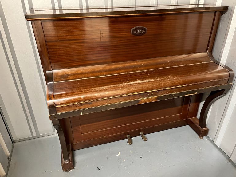 Upright Berry Piano