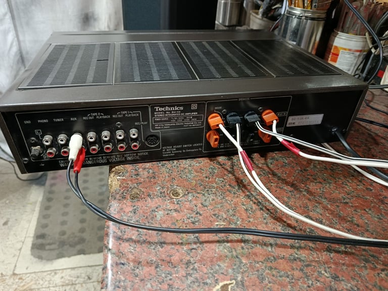 AMPLIFIER TECHNICS SU-V3 HI-FI AMP SEPARATE 