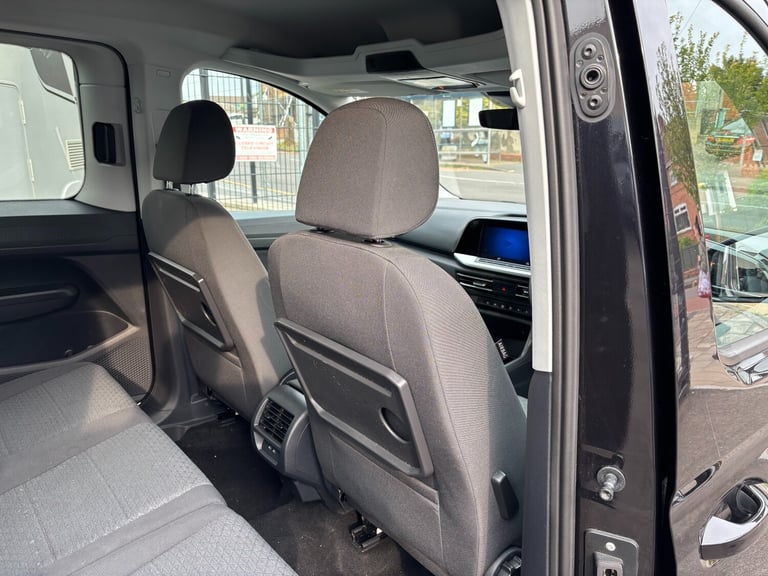 2022 Ford Tourneo Connect 2.0 EcoBlue Titanium 5dr [7 seat] MPV Diesel Manual
