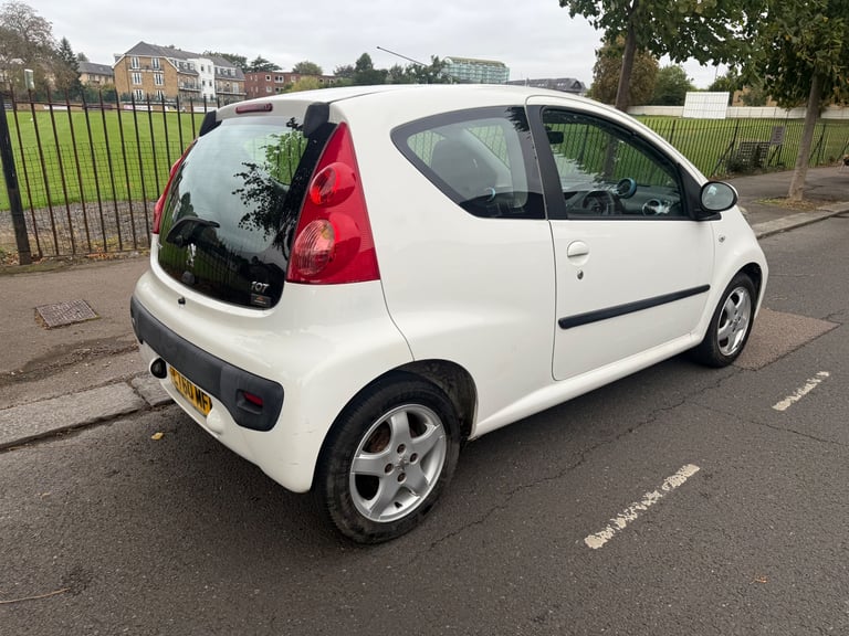 Peugeot, 107, Hatchback, 2010, Manual, 998 (cc), 3 doors