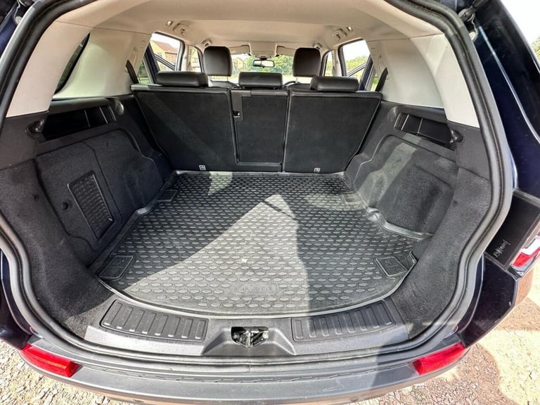 2017 Land Rover Discovery Sport 2.0 TD4 Pure Edition 4WD Euro 6 (s/s) 5dr (5 Seat) ESTATE Diesel ...